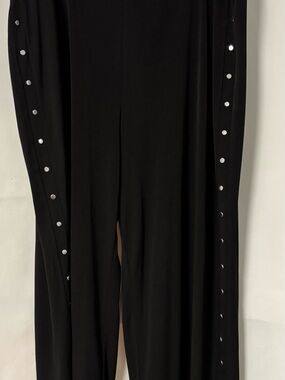 Michael Kors Stretch Capris pants with silver metal detail. Size L.